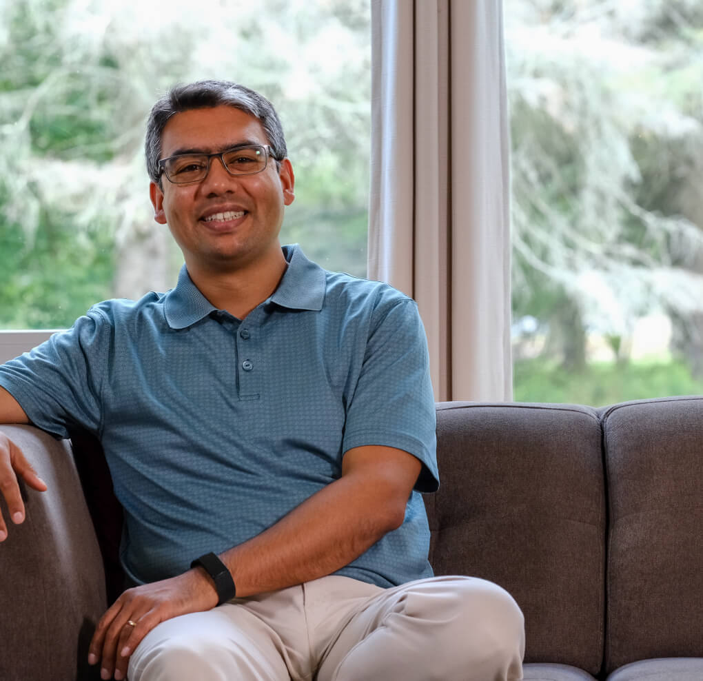 himalayan-institute-2021sr-carrie-demers-theresa-oswald-headshot-outside-510-x-494