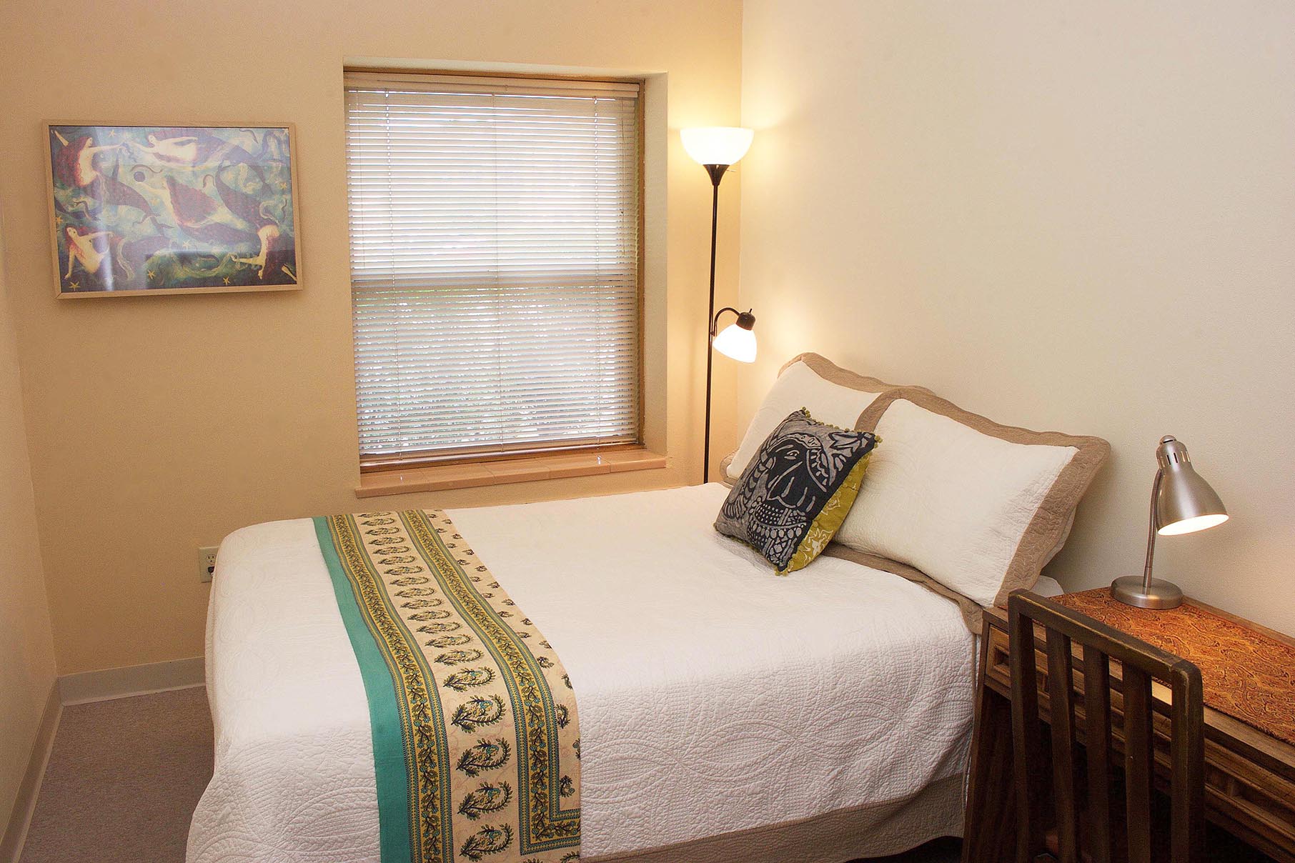 Private Standard Room with Queen Bed